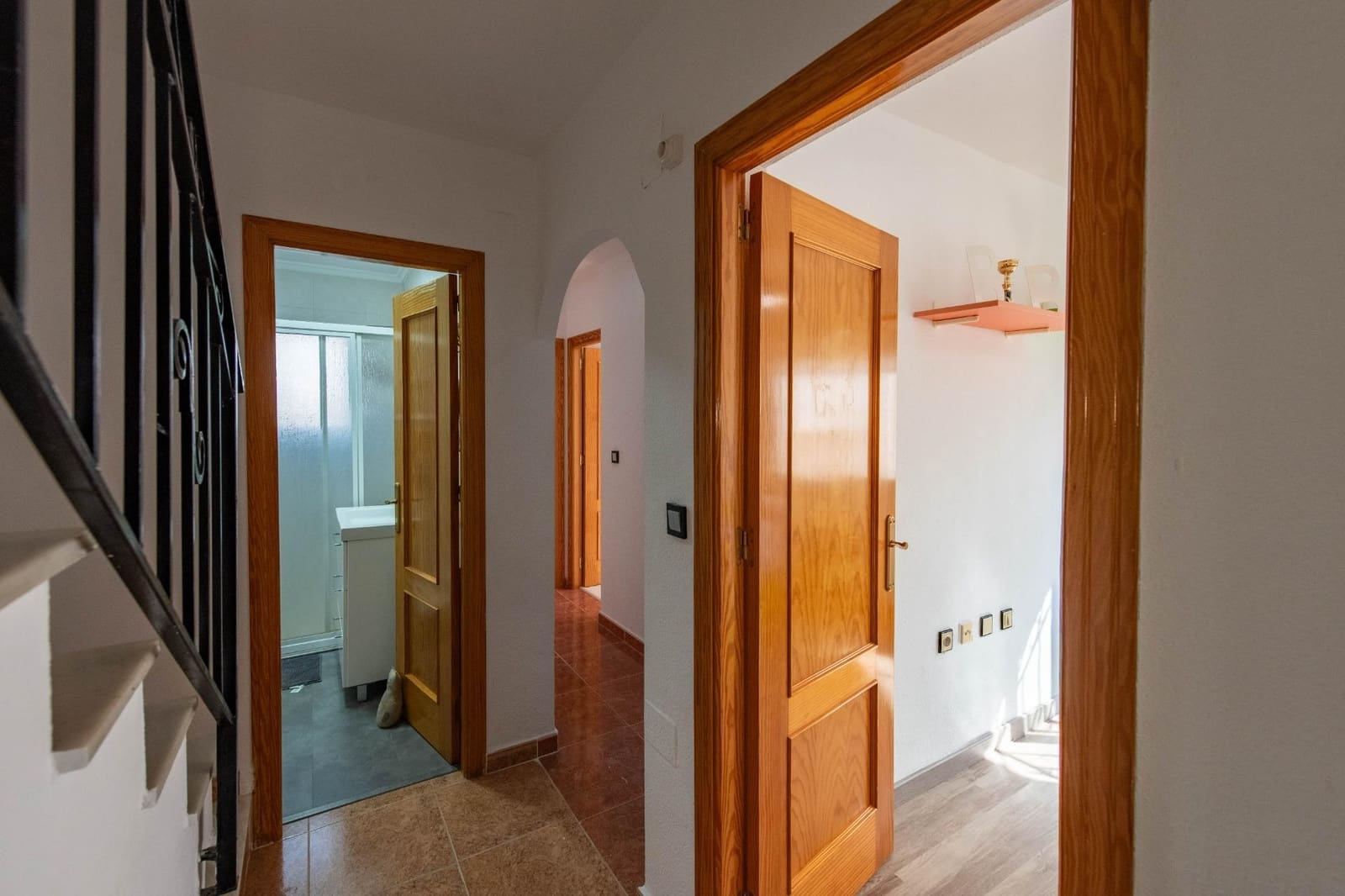 6 soveværelse Rækkehus til salg i Torrevieja med garage - € 299.900 (Ref: 10024234)