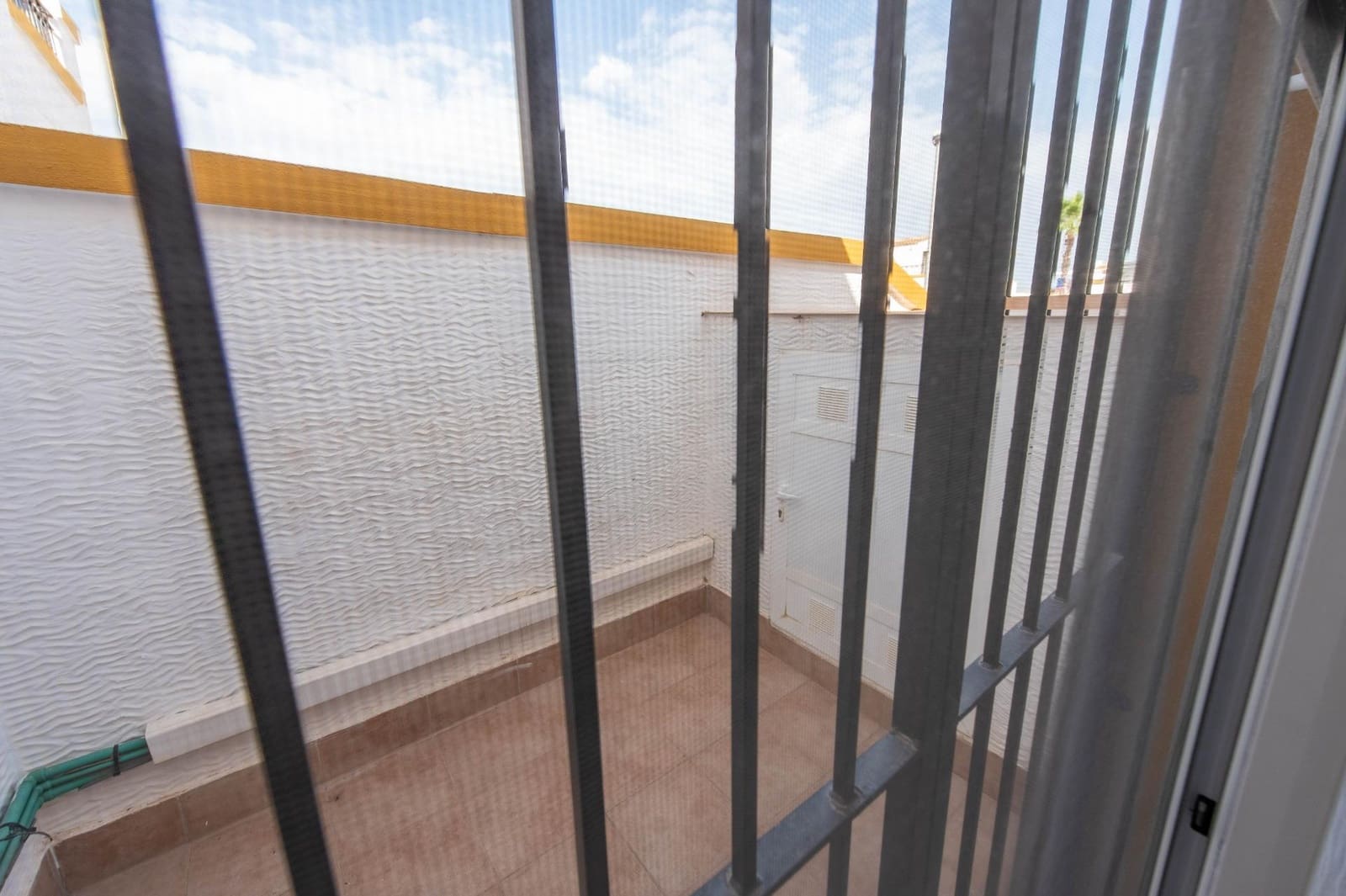 6 soveværelse Rækkehus til salg i Torrevieja med garage - € 299.900 (Ref: 10024234)