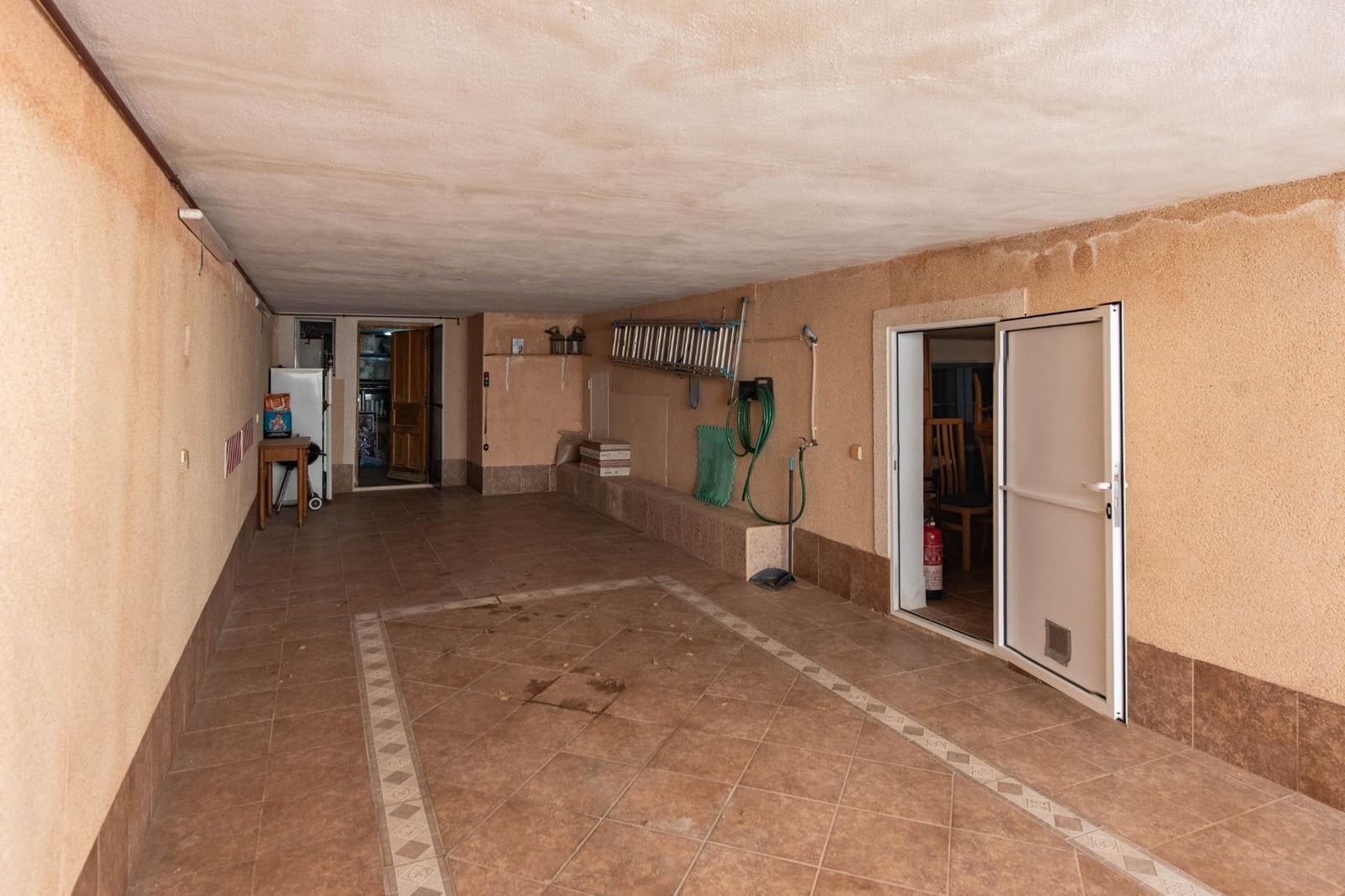 6 soveværelse Rækkehus til salg i Torrevieja med garage - € 299.900 (Ref: 10024234)