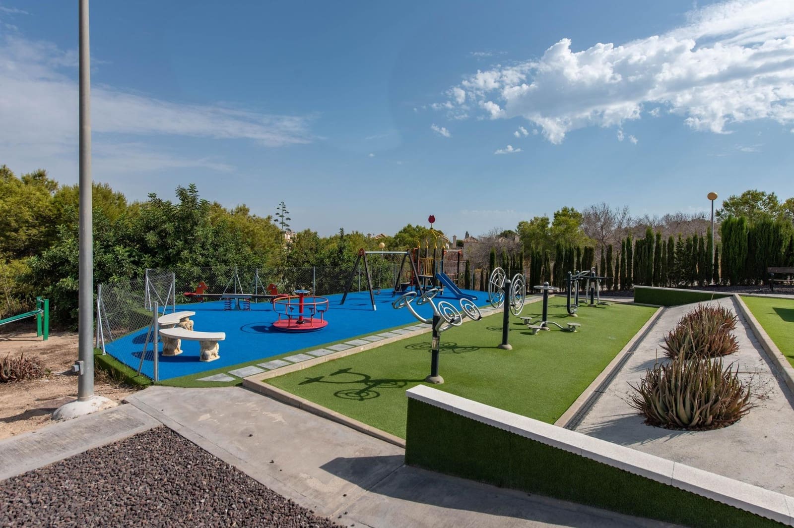 6 soveværelse Rækkehus til salg i Torrevieja med garage - € 299.900 (Ref: 10024234)