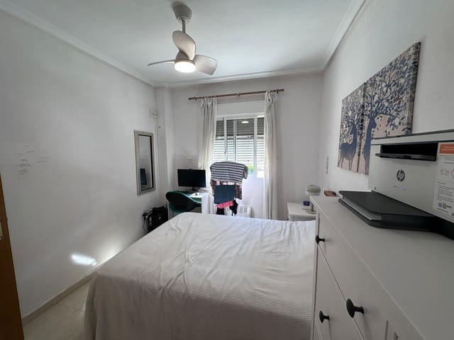 2 soverom Leilighet til salgs i Puerto Deportivo, Guardamar del Segura med svømmebasseng garasje - € 165 000 (Ref: 10041231)