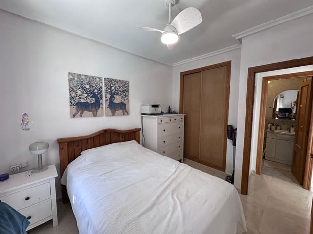 2 soverom Leilighet til salgs i Puerto Deportivo, Guardamar del Segura med svømmebasseng garasje - € 165 000 (Ref: 10041231)
