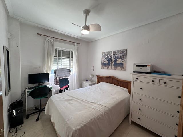 2 soverom Leilighet til salgs i Puerto Deportivo, Guardamar del Segura med svømmebasseng garasje - € 165 000 (Ref: 10041231)