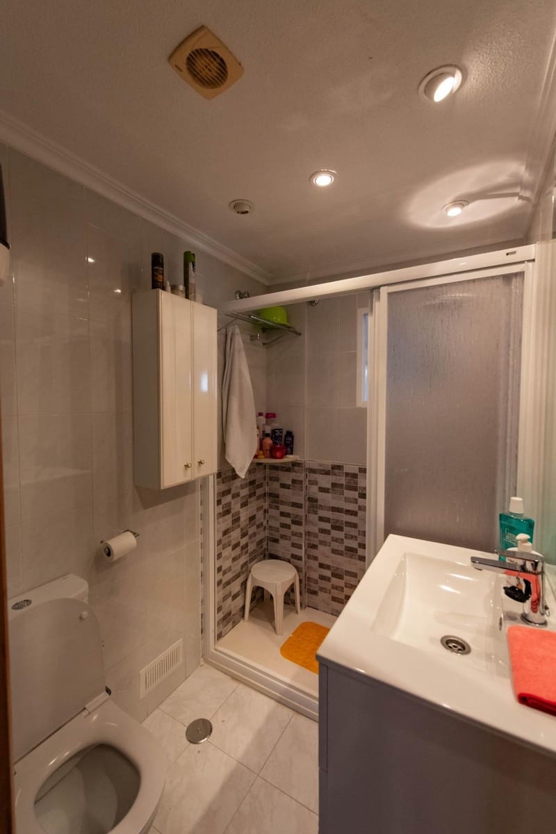 2 bedroom Bungalow for sale in Torrevieja with pool - € 169,900 (Ref: 10109779)