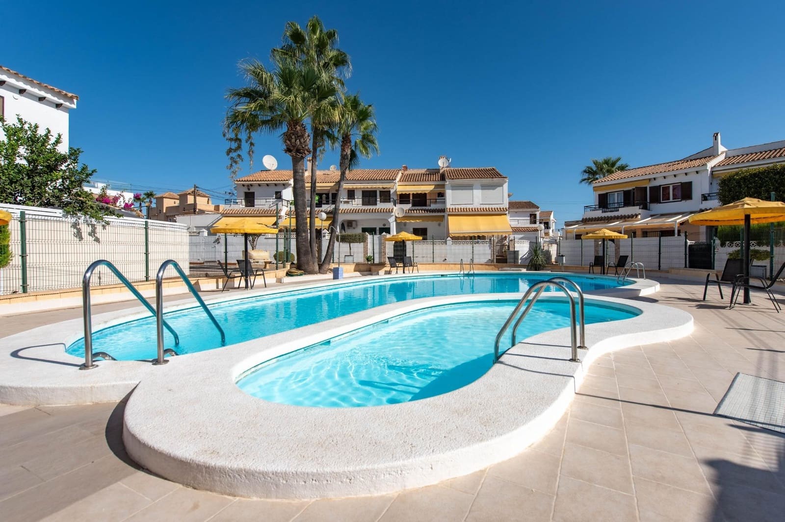 2 bedroom Bungalow for sale in Torrevieja with pool - € 169,900 (Ref: 10109779)