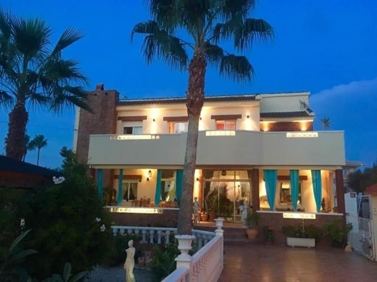8 soveværelse Villa til salg i Ciudad Quesada med swimmingpool - € 1.399.900 (Ref: 10115694)