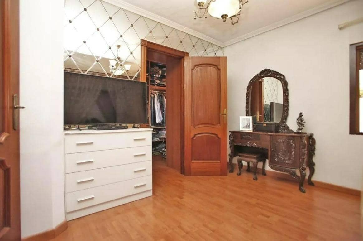 4 sovrum Villa till salu i Torrevieja med pool - 550 000 € (Ref: 10132089)
