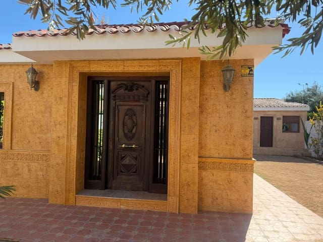 4 makuuhuone Huvila myytävänä paikassa Torrevieja mukana uima-altaan - 550 000 € (Ref: 10132089)