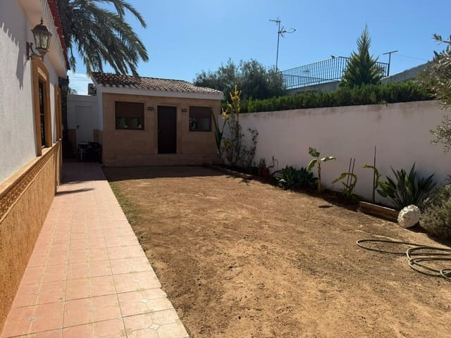 4 makuuhuone Huvila myytävänä paikassa Torrevieja mukana uima-altaan - 550 000 € (Ref: 10132089)