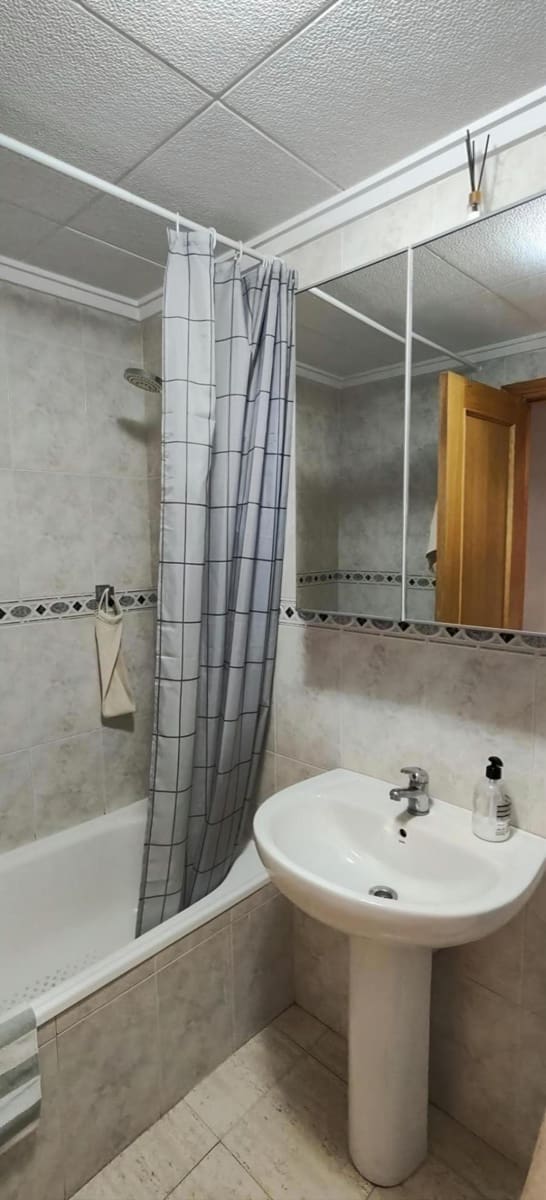 3 bedroom Apartment for sale in Torrevieja with pool - € 220,000 (Ref: 10171806)