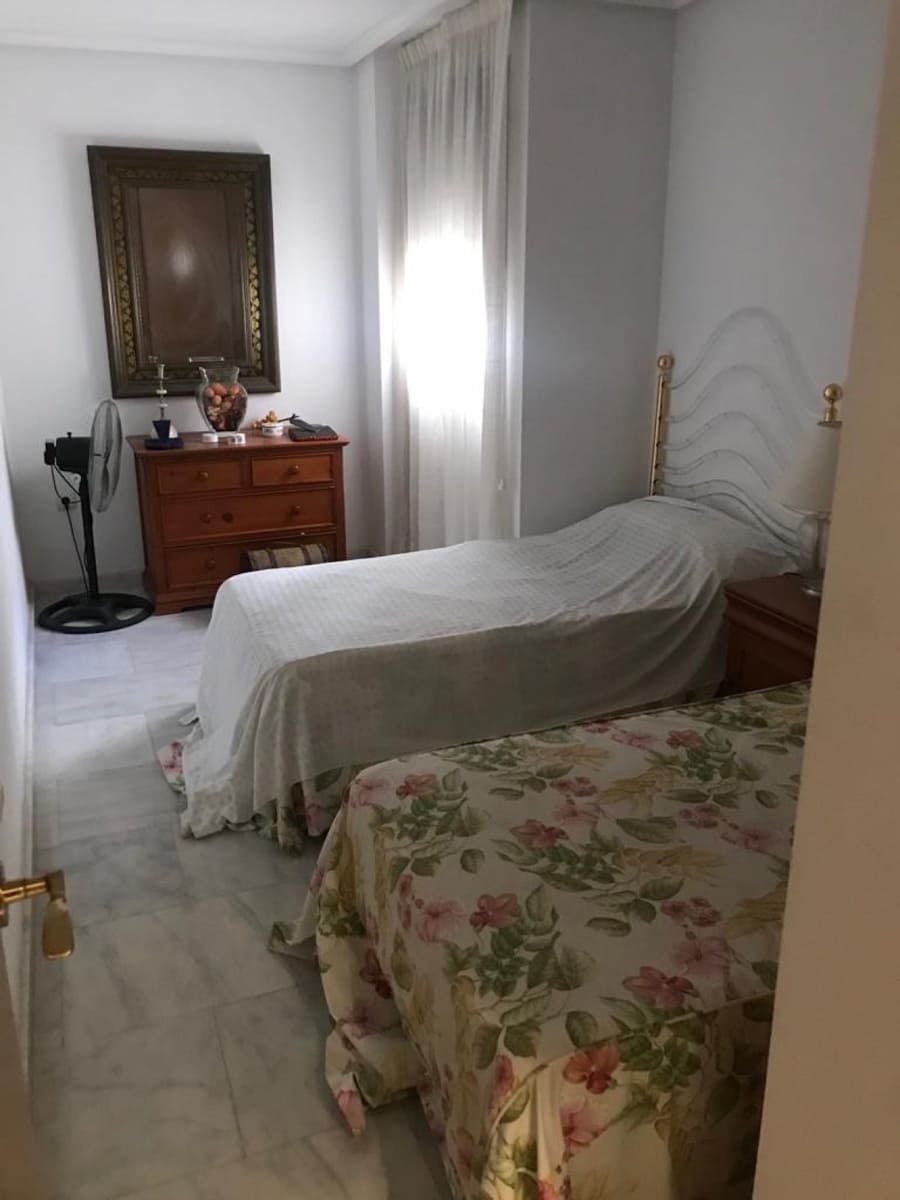 3 bedroom Apartment for sale in Torrevieja - € 190,000 (Ref: 6174094)