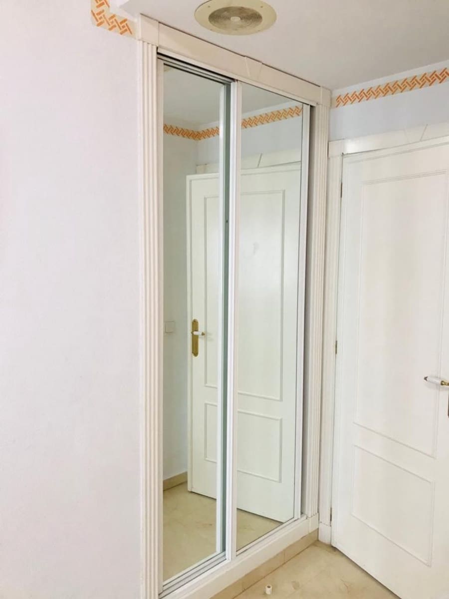 2 bedroom Apartment for sale in Torrevieja - € 199,000 (Ref: 6174125)