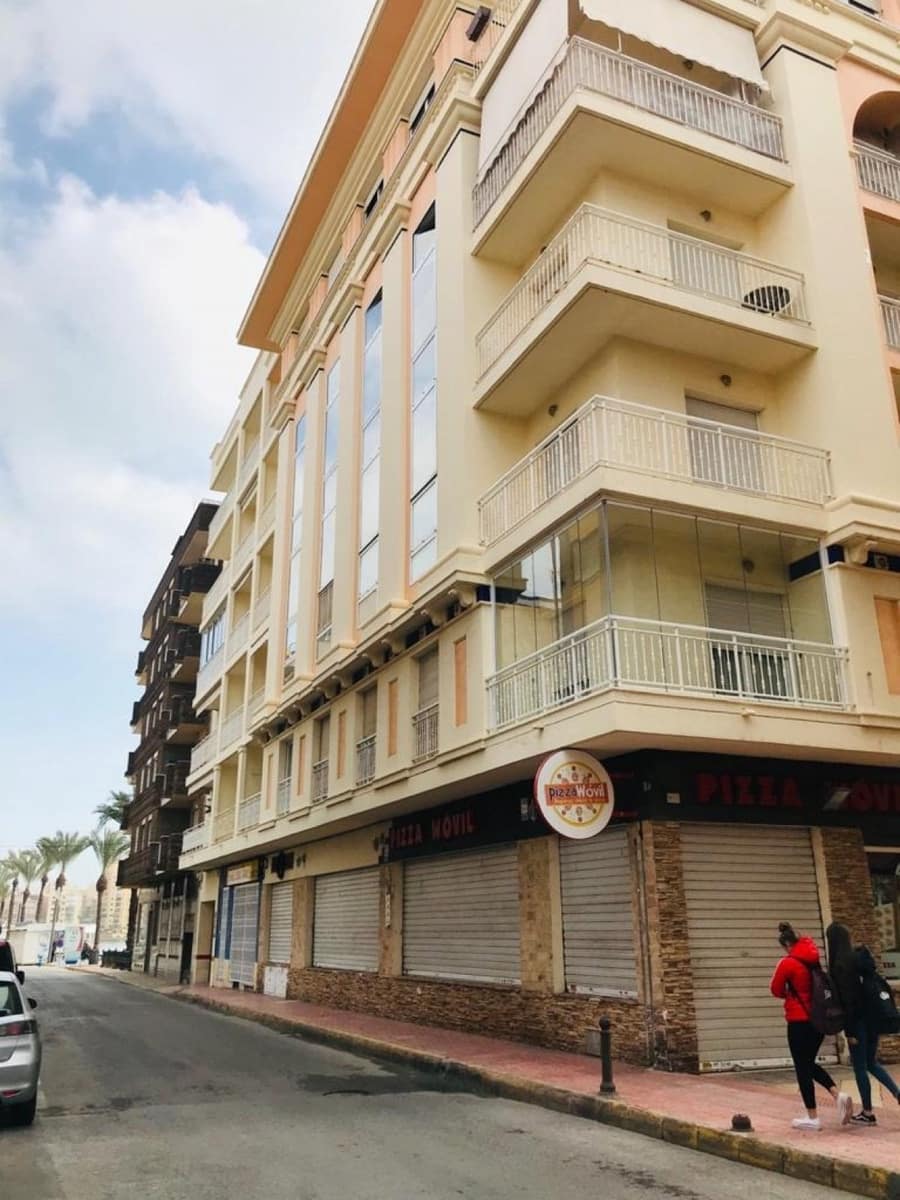 2 bedroom Apartment for sale in Torrevieja - € 199,000 (Ref: 6174125)