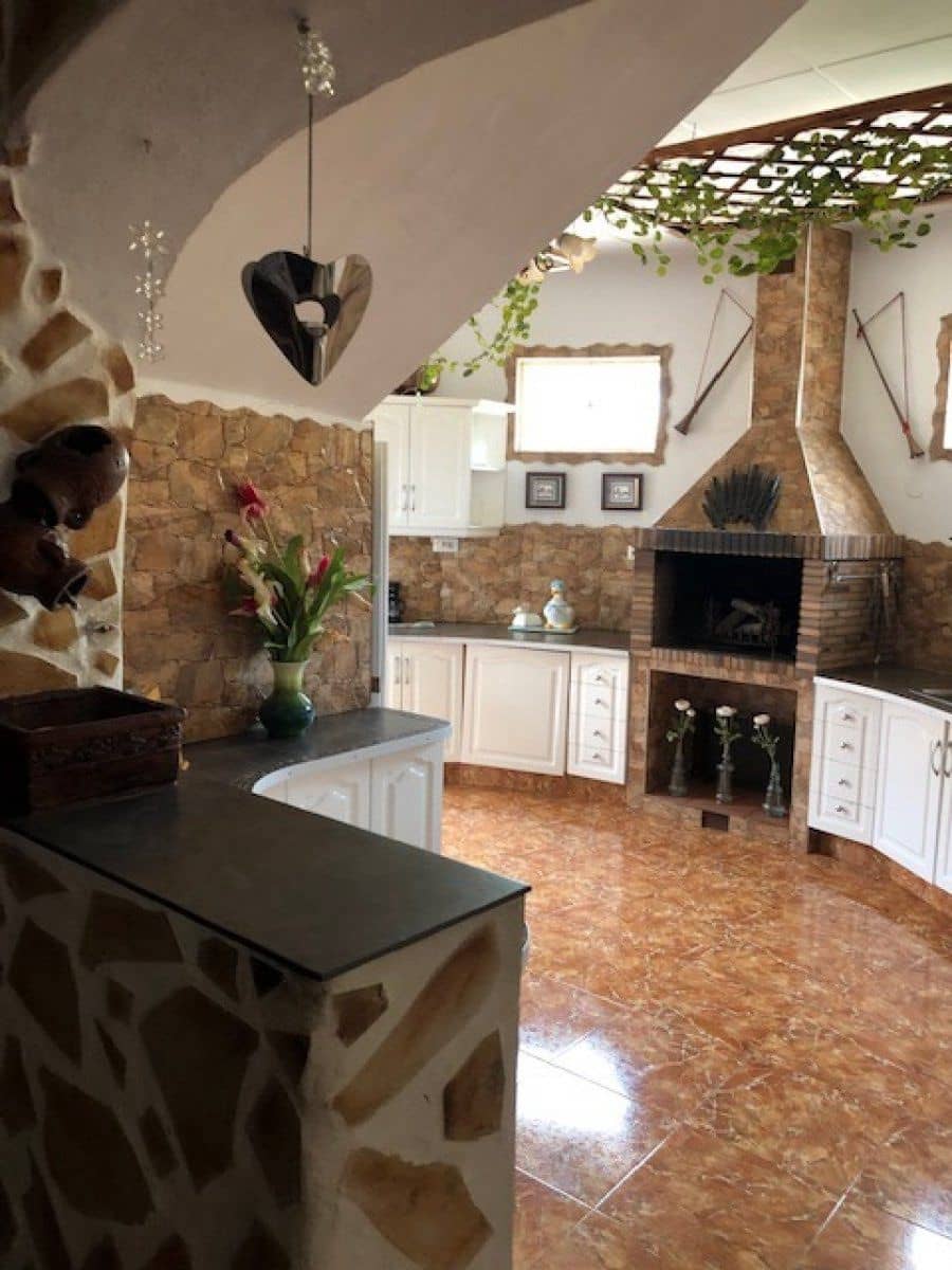 8 bedroom Villa for sale in Ciudad Quesada with pool - € 1,100,000 (Ref: 6174218)