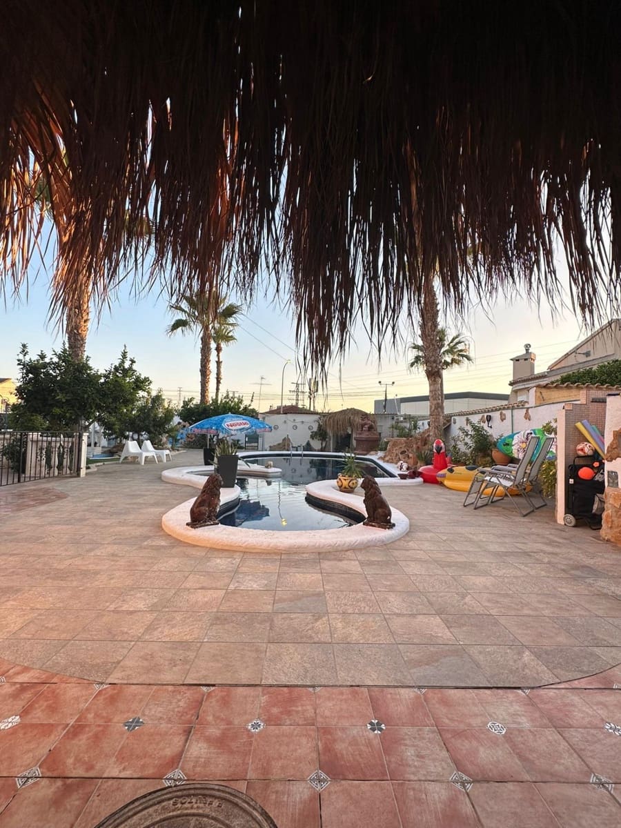 8 bedroom Villa for sale in Ciudad Quesada with pool - € 1,100,000 (Ref: 6174218)