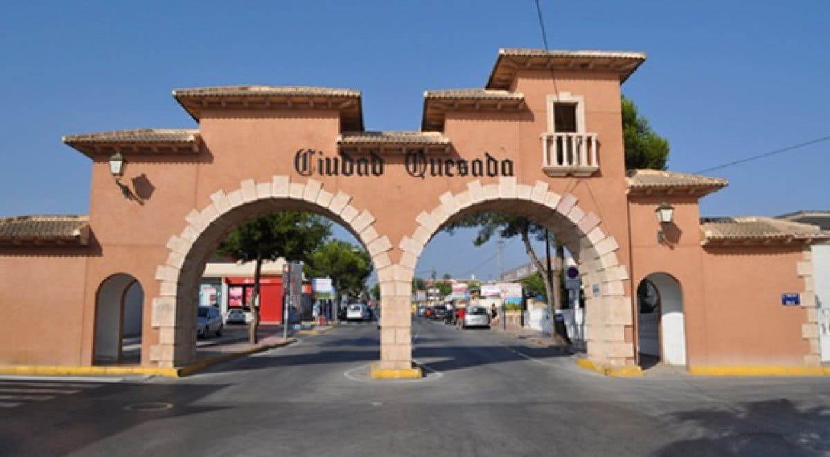 8 bedroom Villa for sale in Ciudad Quesada with pool - € 1,100,000 (Ref: 6174218)