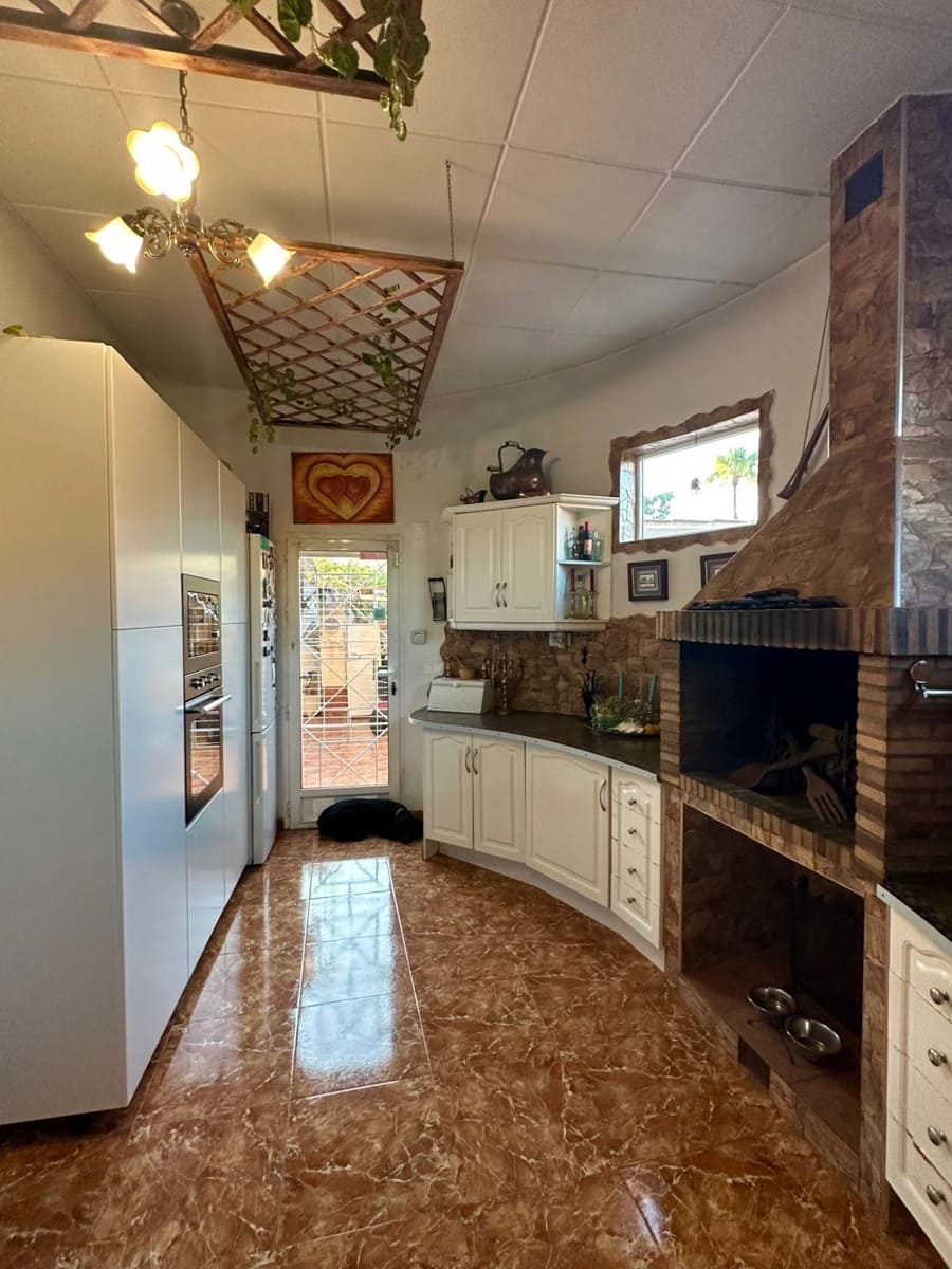 8 bedroom Villa for sale in Ciudad Quesada with pool - € 1,100,000 (Ref: 6174218)