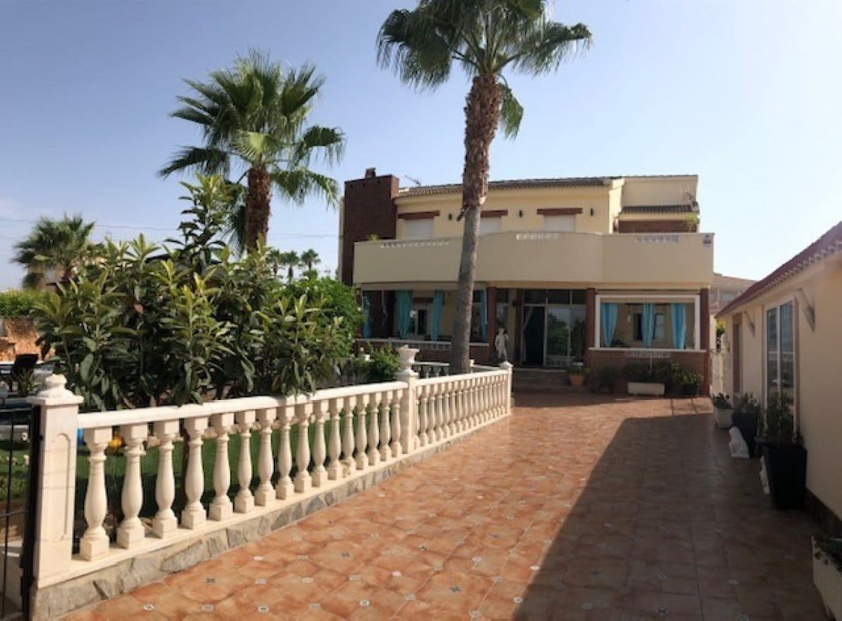 8 bedroom Villa for sale in Ciudad Quesada with pool - € 1,100,000 (Ref: 6174218)