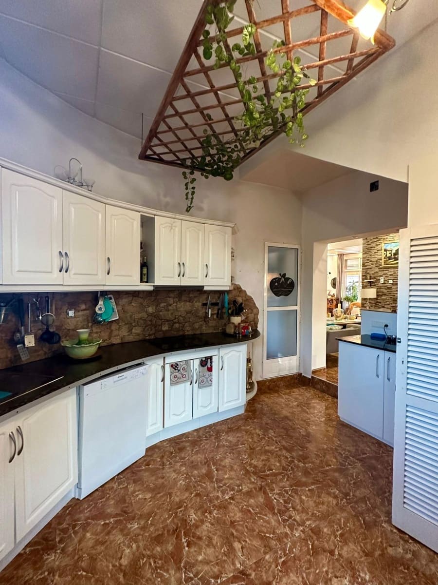 8 bedroom Villa for sale in Ciudad Quesada with pool - € 1,100,000 (Ref: 6174218)