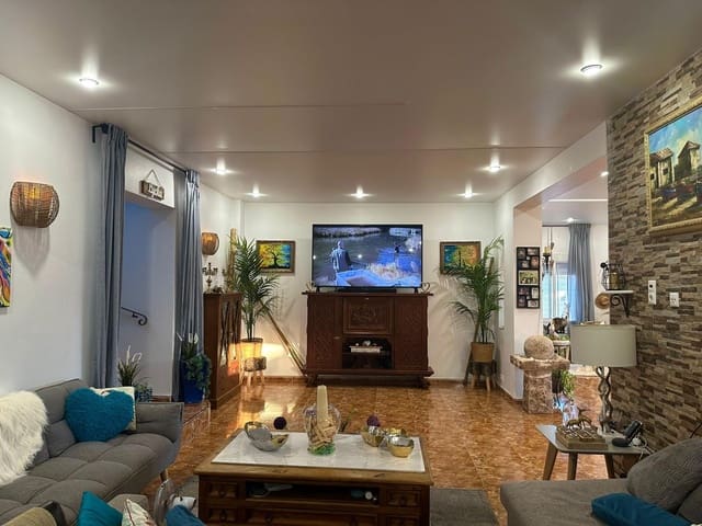 8 bedroom Villa for sale in Ciudad Quesada, Rojales with pool - € 1,100,000 (Ref: 6174218)