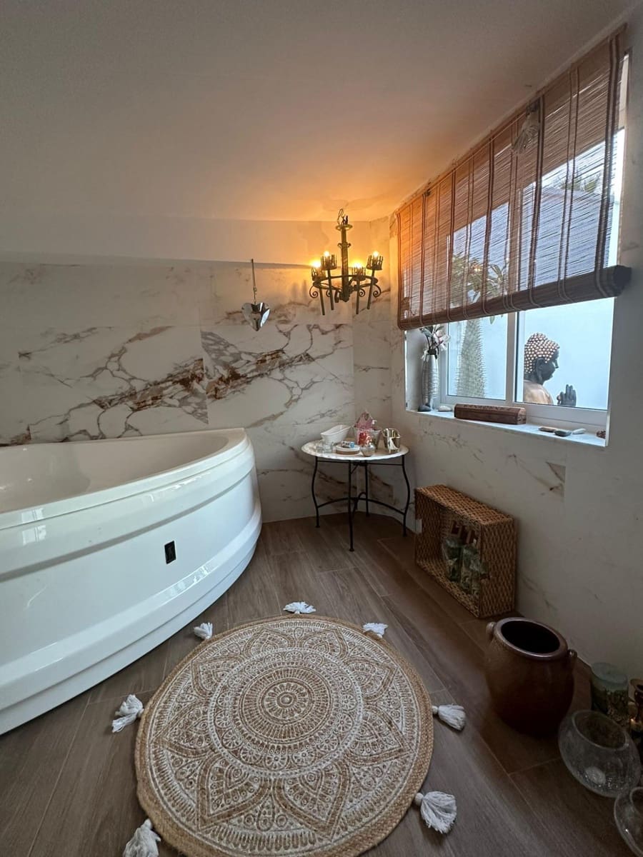 8 bedroom Villa for sale in Ciudad Quesada with pool - € 1,100,000 (Ref: 6174218)