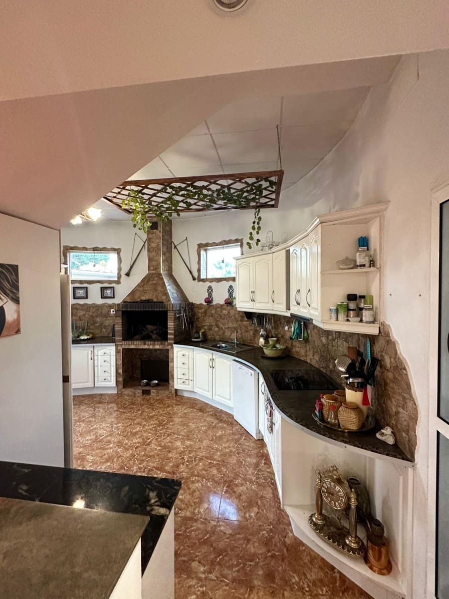 8 bedroom Villa for sale in Ciudad Quesada with pool - € 1,100,000 (Ref: 6174218)