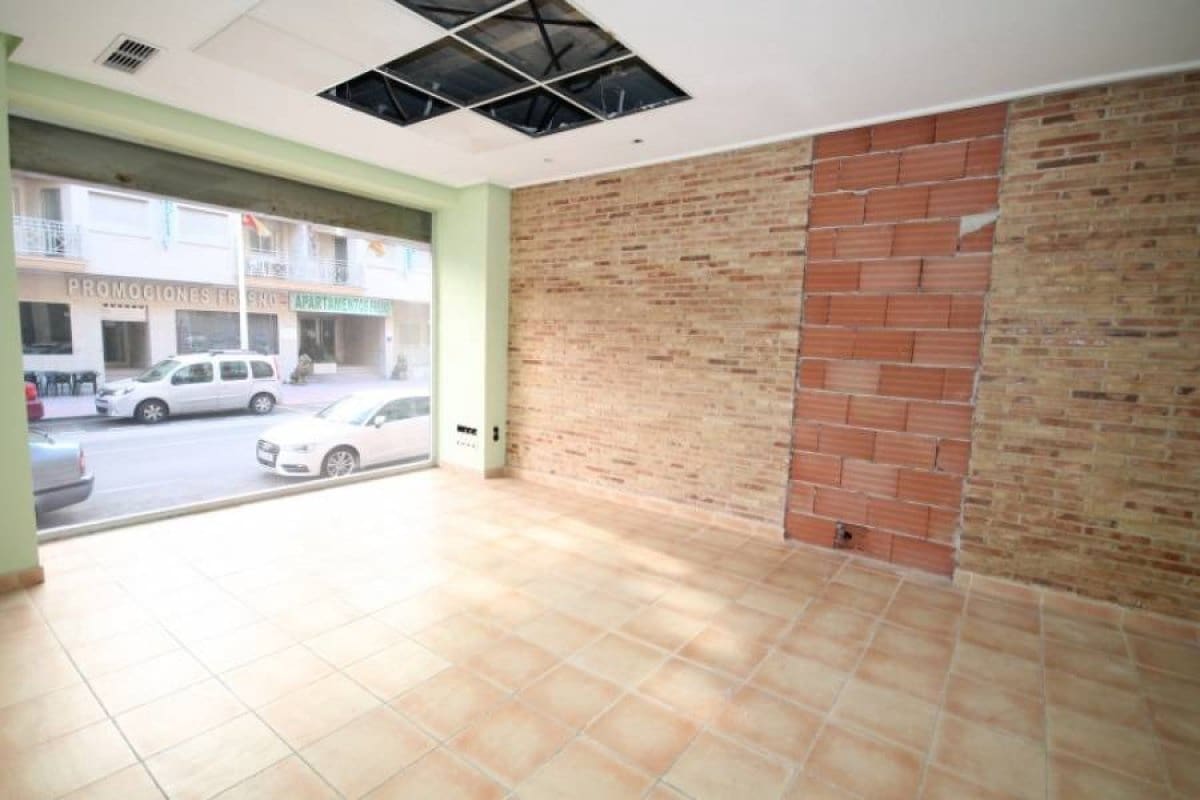 Komercyjne na sprzedaż w Torrevieja - 233 500 € (Ref: 6174269)