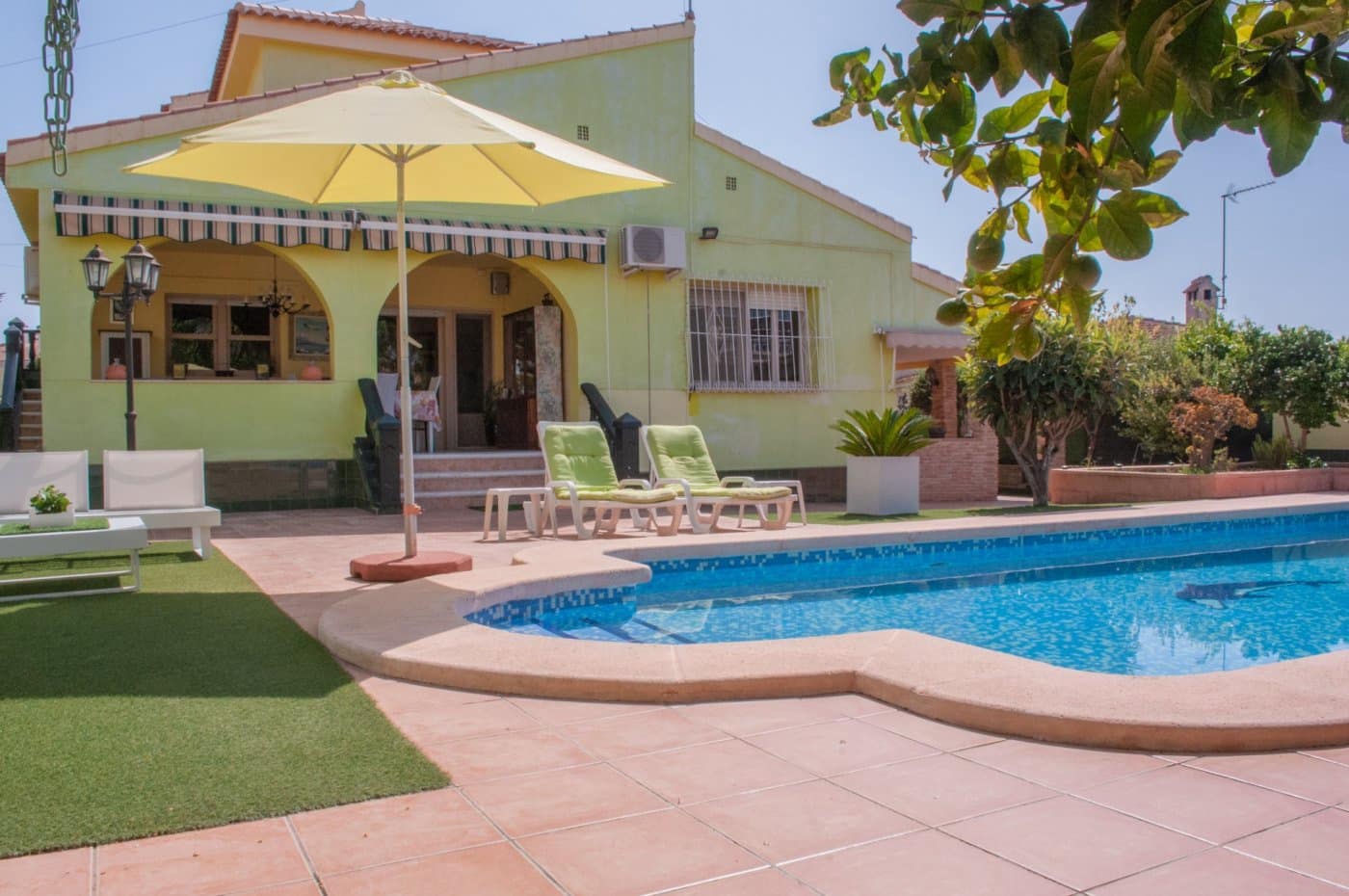 4 Zimmer Villa zu verkaufen in Ciudad Quesada mit Pool - 449.000 € (Ref: 6991803)