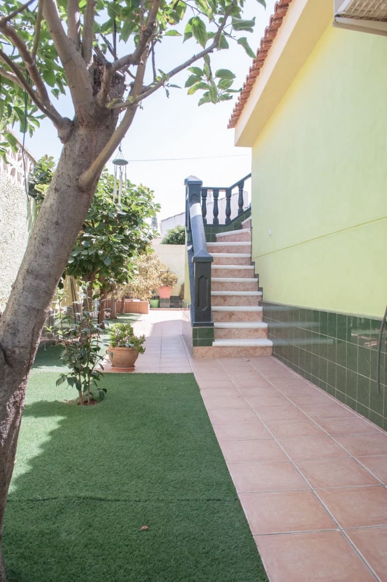 4 Zimmer Villa zu verkaufen in Ciudad Quesada mit Pool - 449.000 € (Ref: 6991803)