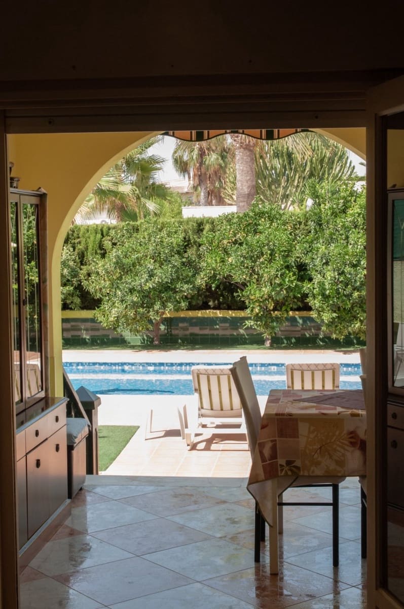 4 Zimmer Villa zu verkaufen in Ciudad Quesada mit Pool - 449.000 € (Ref: 6991803)