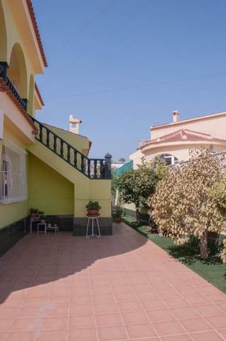 4 bedroom Villa for sale in Ciudad Quesada, Rojales with pool - € 449,000 (Ref: 6991803)