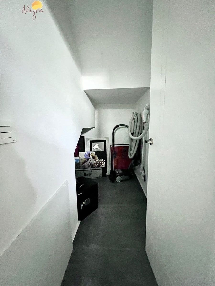 4 soverom Villa til salgs i Torrevieja med svømmebasseng garasje - € 999 900 (Ref: 7197632)