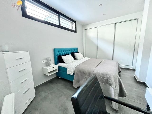 4 soverom Villa til salgs i Playa de los Locos, Torrevieja med svømmebasseng garasje - € 999 900 (Ref: 7197632)