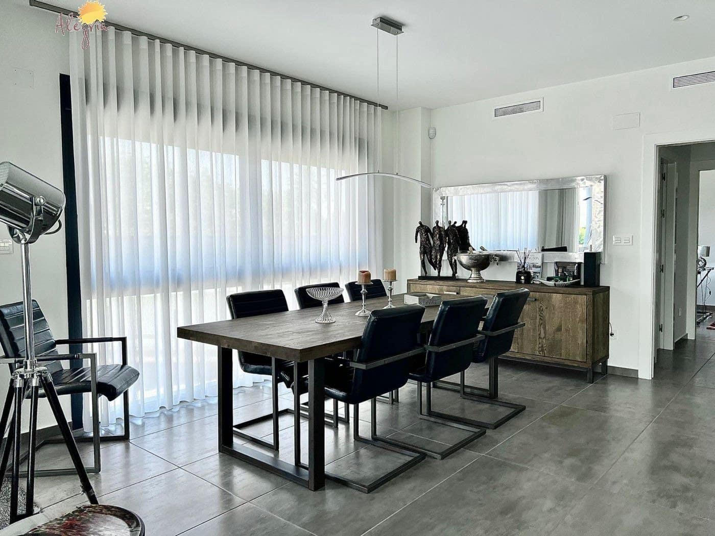 4 soverom Villa til salgs i Torrevieja med svømmebasseng garasje - € 999 900 (Ref: 7197632)