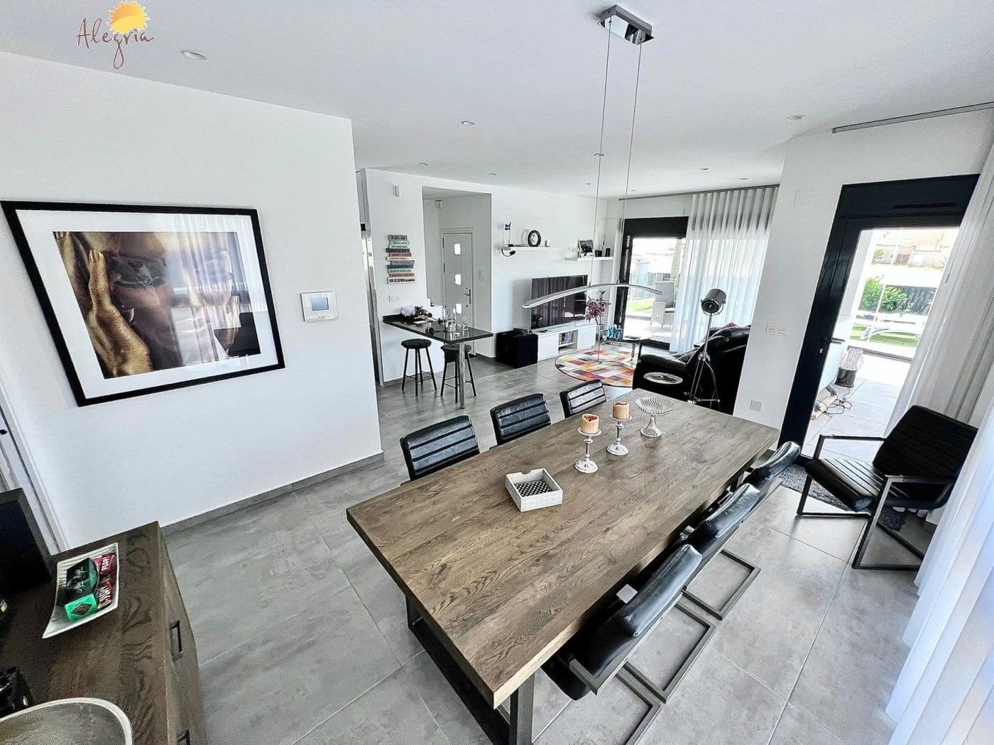 4 soverom Villa til salgs i Torrevieja med svømmebasseng garasje - € 999 900 (Ref: 7197632)