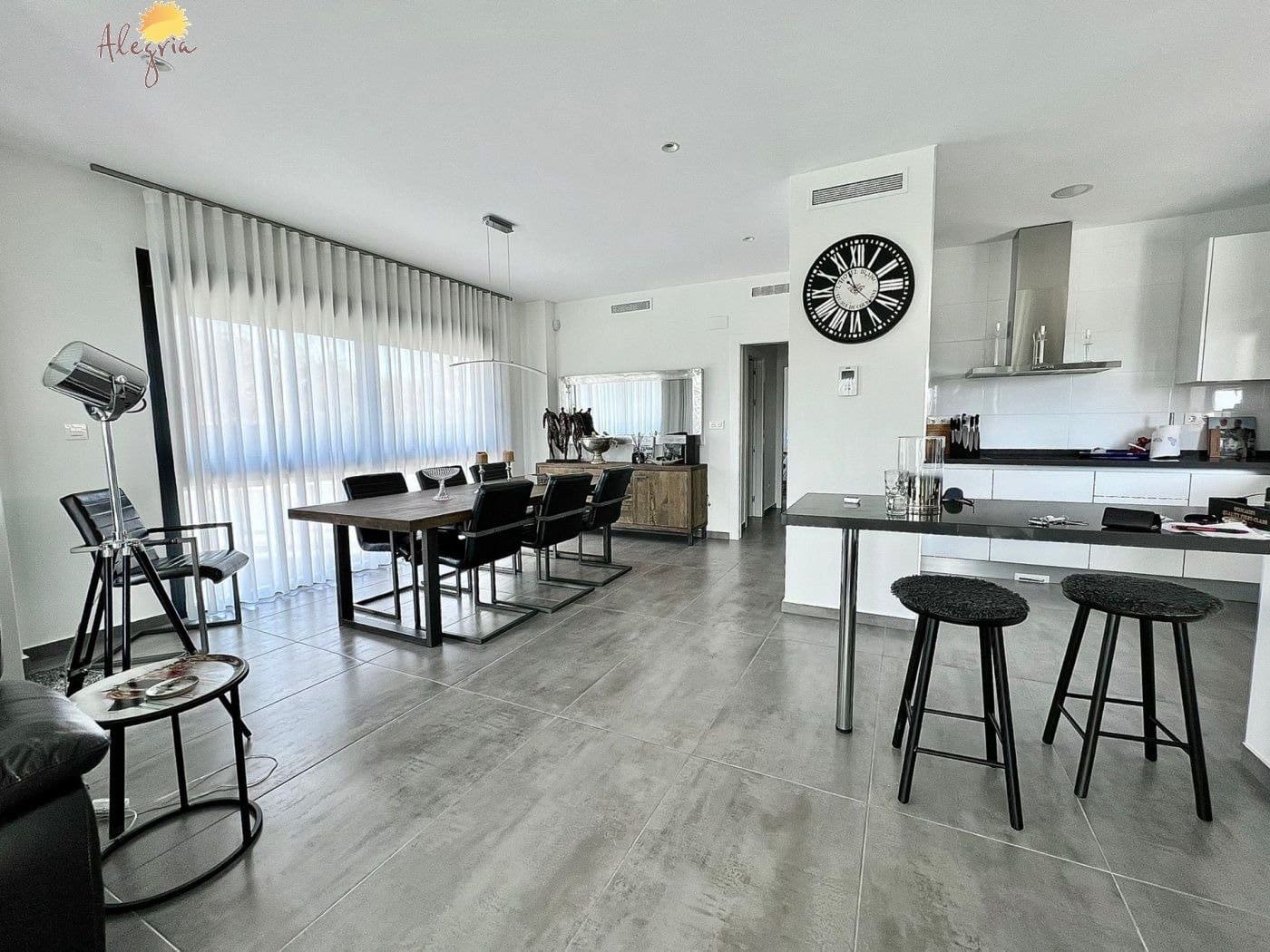 4 soverom Villa til salgs i Torrevieja med svømmebasseng garasje - € 999 900 (Ref: 7197632)