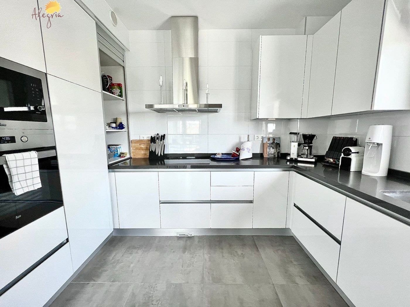 4 soverom Villa til salgs i Torrevieja med svømmebasseng garasje - € 999 900 (Ref: 7197632)