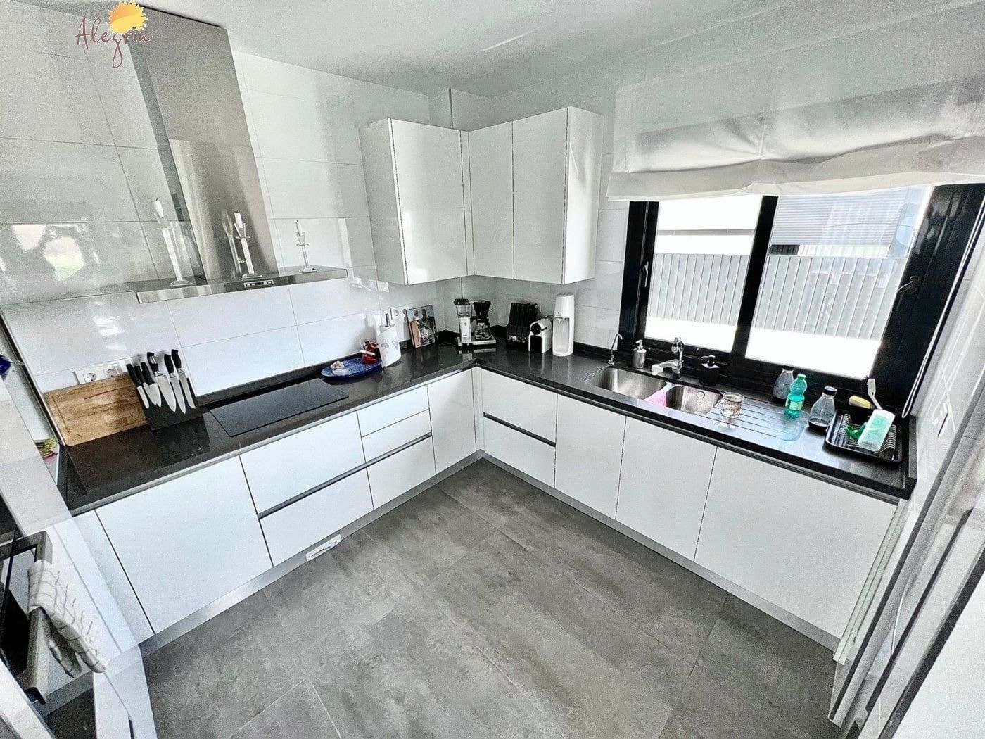 4 soverom Villa til salgs i Torrevieja med svømmebasseng garasje - € 999 900 (Ref: 7197632)