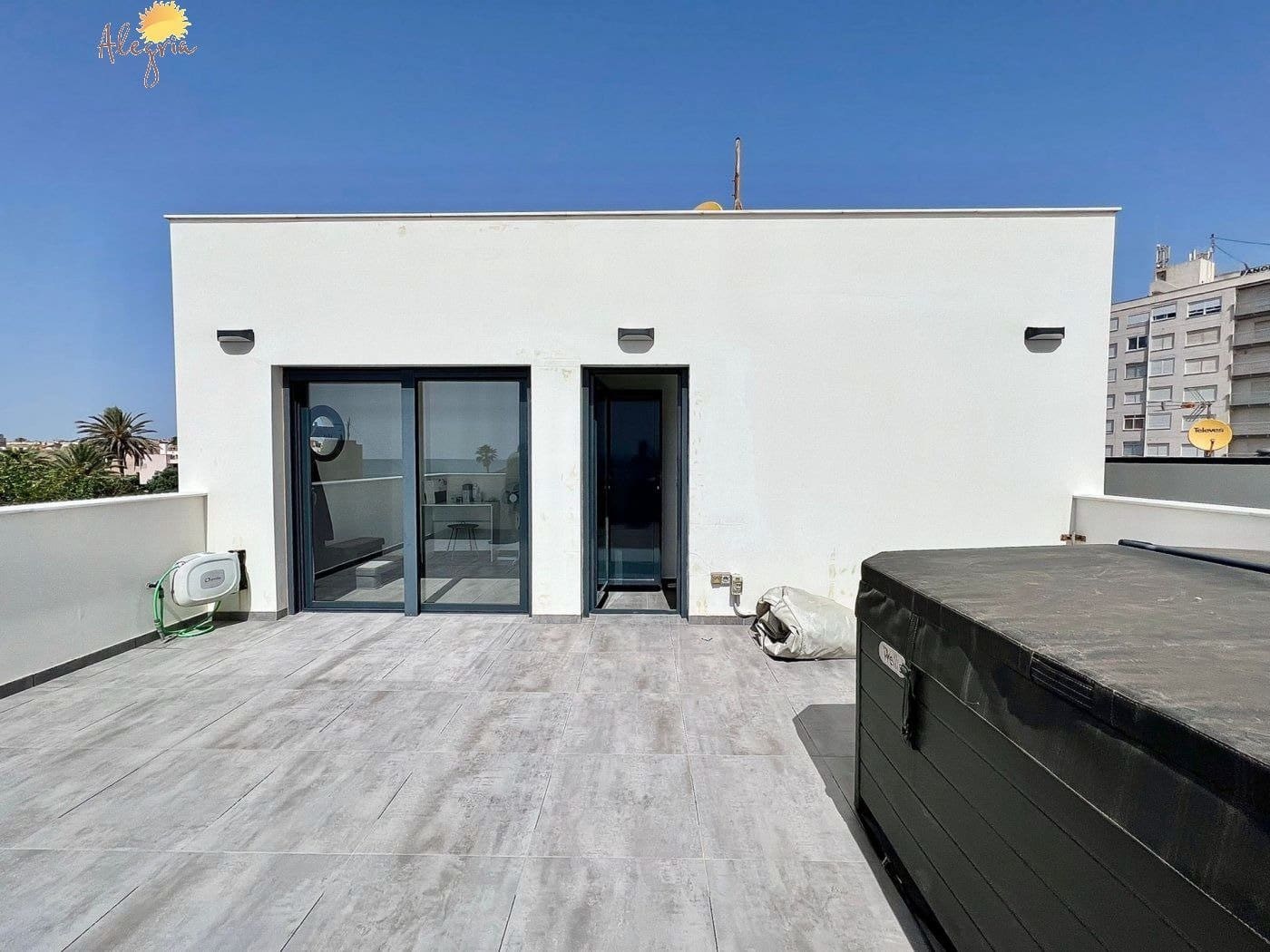 4 soverom Villa til salgs i Torrevieja med svømmebasseng garasje - € 999 900 (Ref: 7197632)