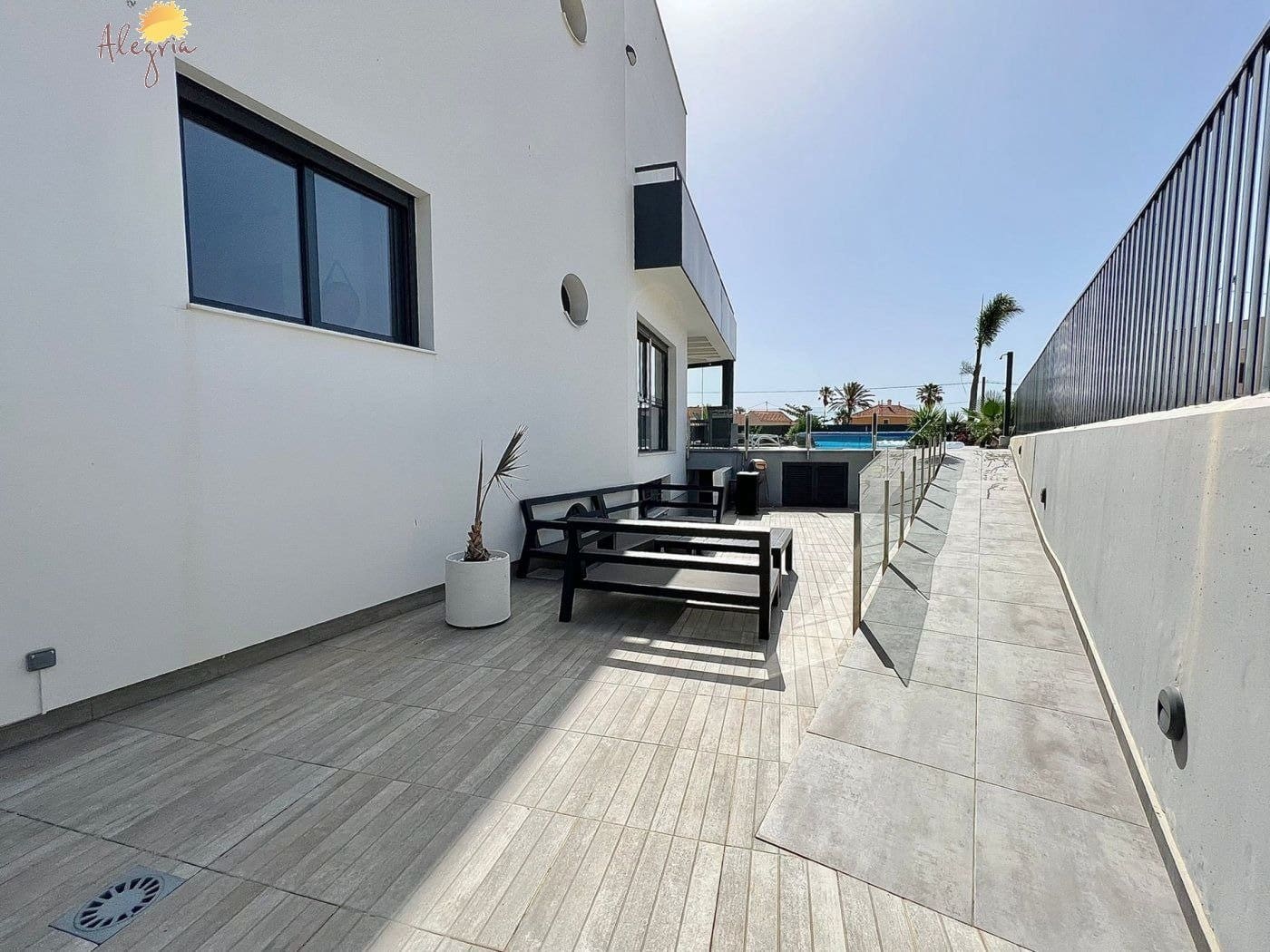 4 soverom Villa til salgs i Torrevieja med svømmebasseng garasje - € 999 900 (Ref: 7197632)