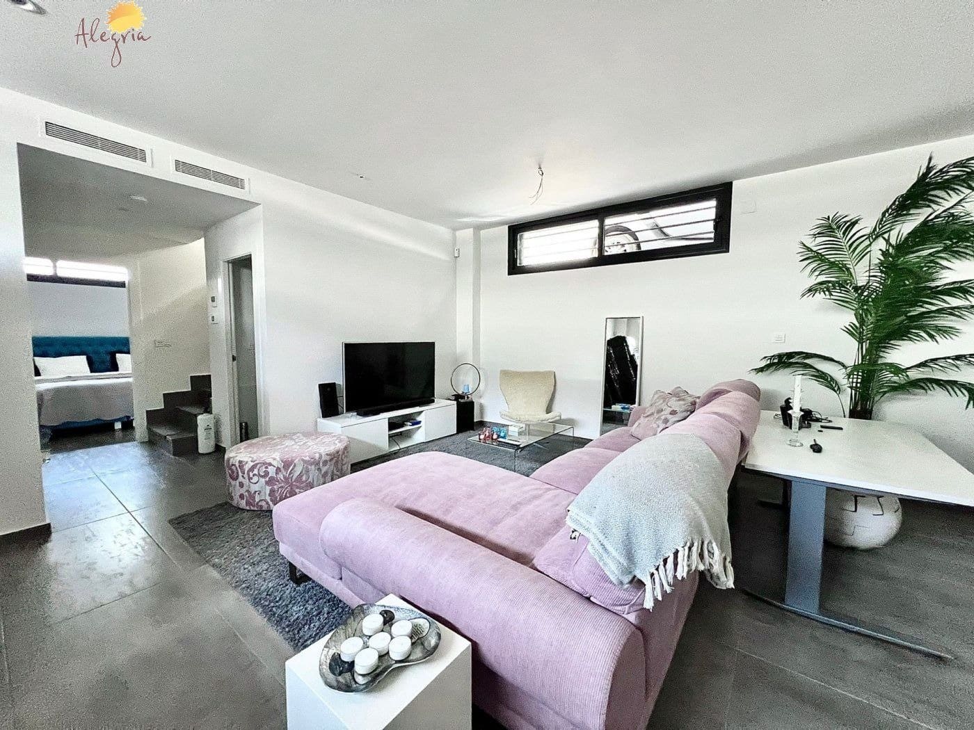 4 soverom Villa til salgs i Torrevieja med svømmebasseng garasje - € 999 900 (Ref: 7197632)