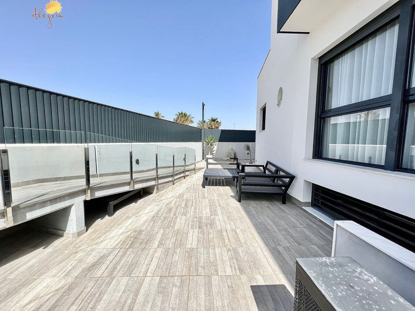 4 soverom Villa til salgs i Torrevieja med svømmebasseng garasje - € 999 900 (Ref: 7197632)