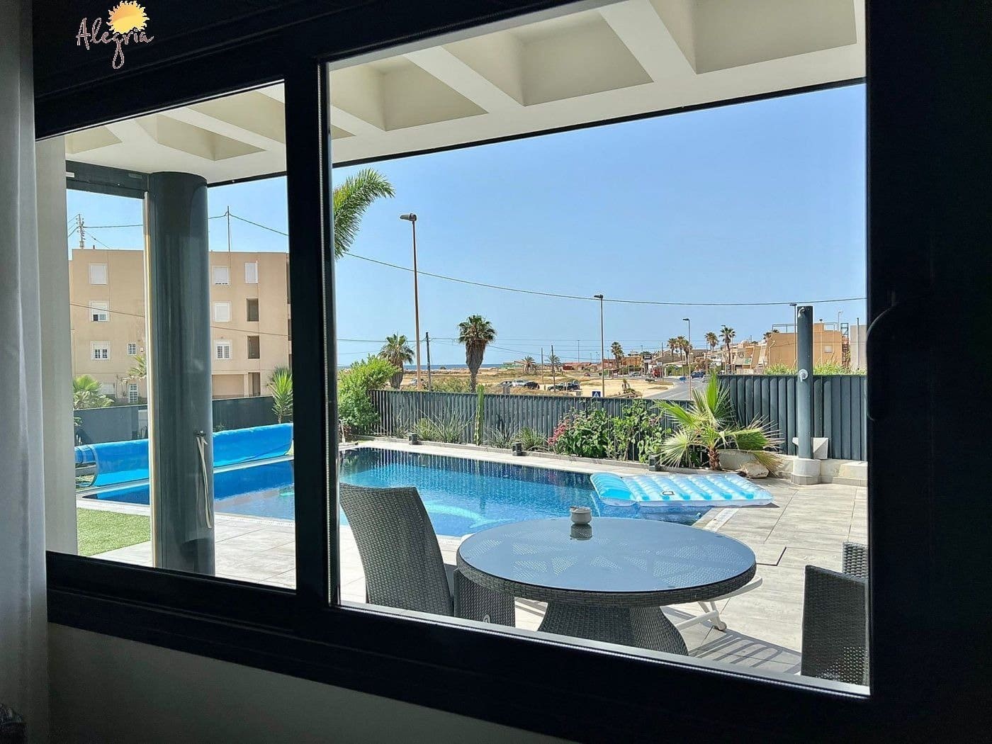 4 soverom Villa til salgs i Torrevieja med svømmebasseng garasje - € 999 900 (Ref: 7197632)