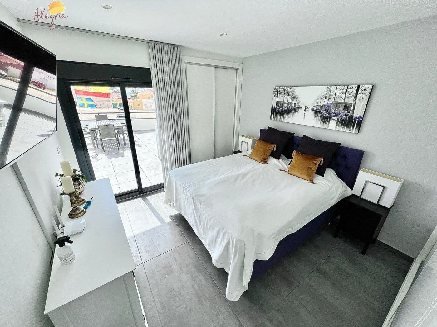 4 soverom Villa til salgs i Torrevieja med svømmebasseng garasje - € 999 900 (Ref: 7197632)