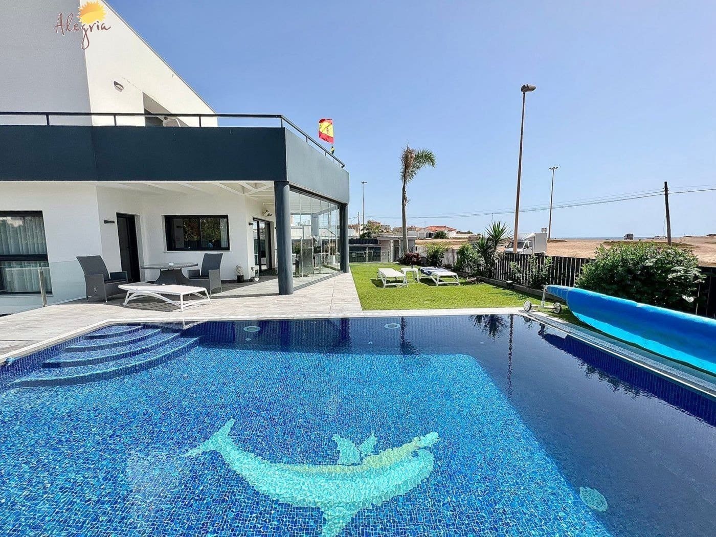 4 soverom Villa til salgs i Torrevieja med svømmebasseng garasje - € 999 900 (Ref: 7197632)