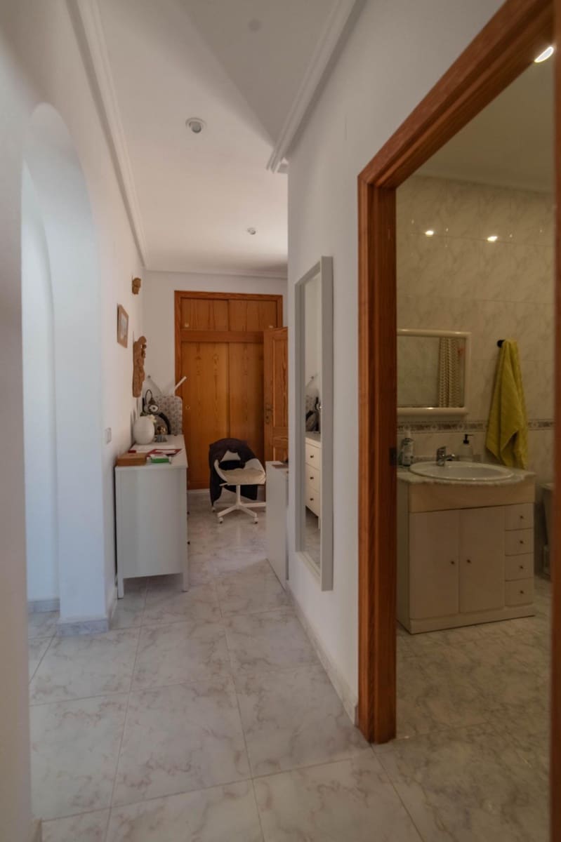 2 bedroom Villa for sale in Torrevieja with pool garage - € 348,000 (Ref: 9674298)