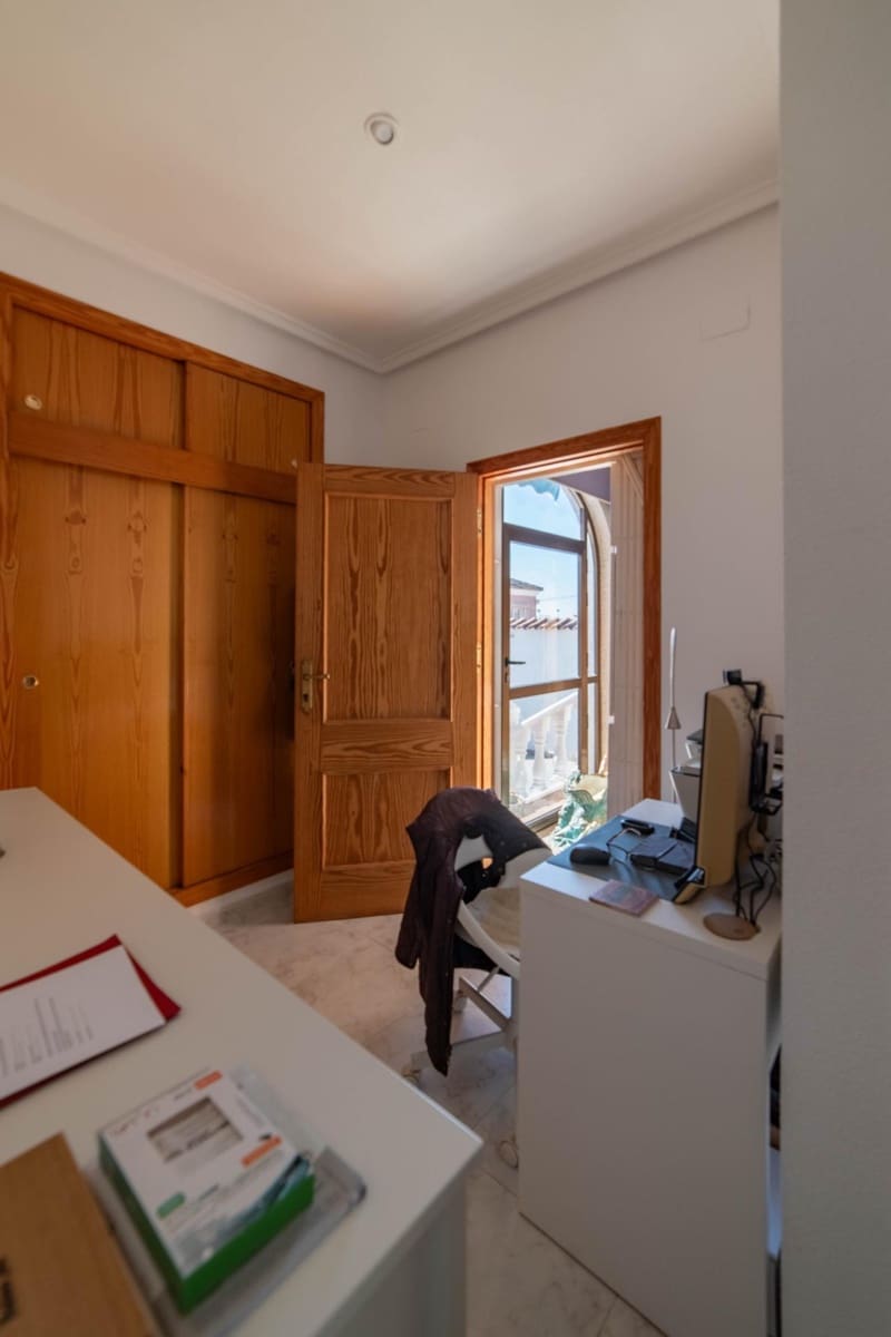 2 bedroom Villa for sale in Torrevieja with pool garage - € 348,000 (Ref: 9674298)