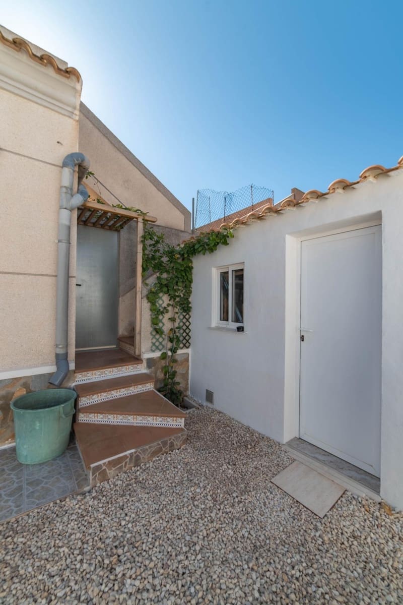 2 bedroom Villa for sale in Torrevieja with pool garage - € 348,000 (Ref: 9674298)