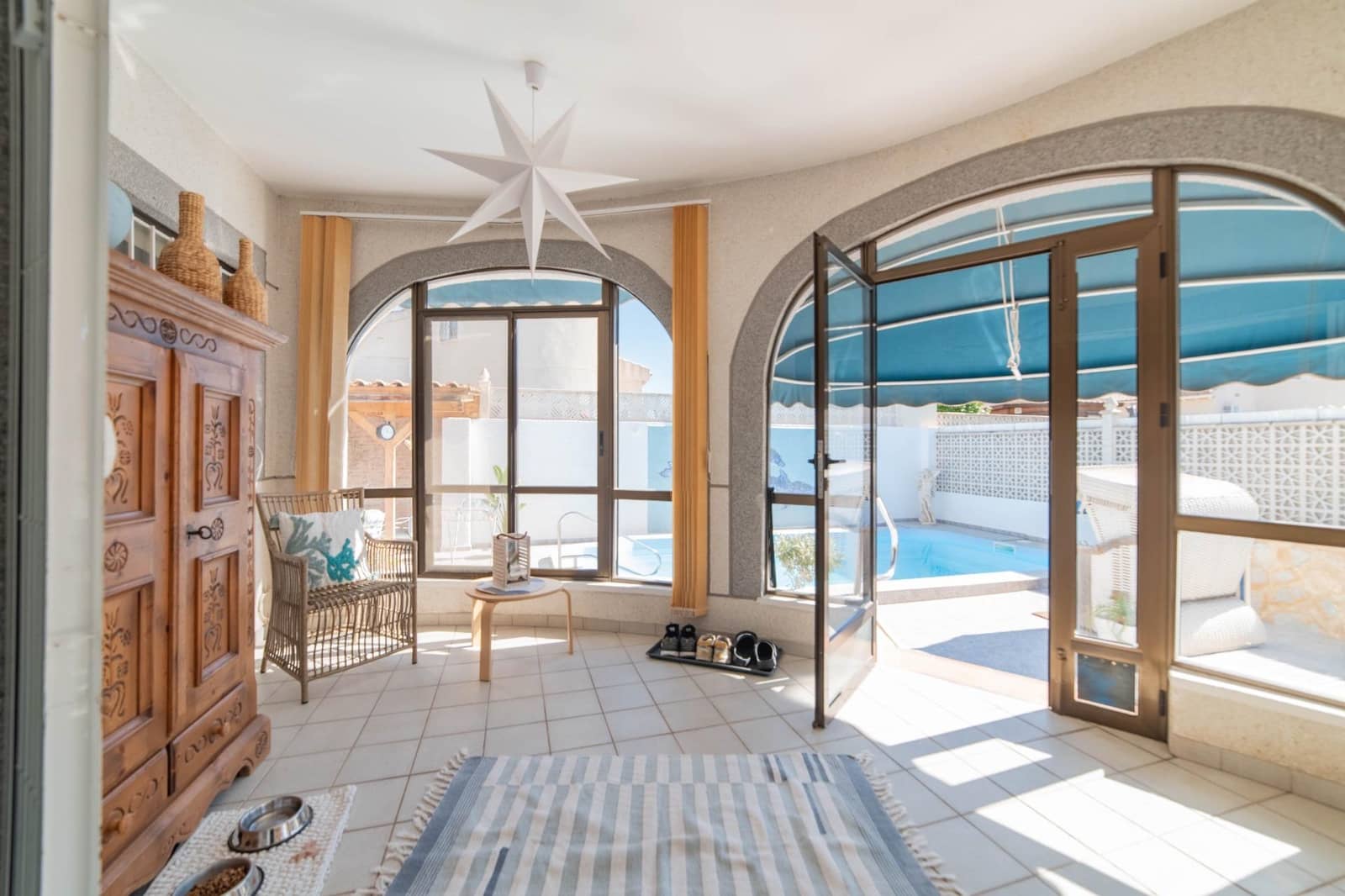 2 bedroom Villa for sale in Torrevieja with pool garage - € 348,000 (Ref: 9674298)