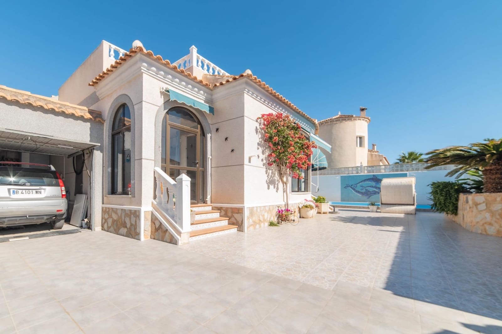 2 bedroom Villa for sale in Torrevieja with pool garage - € 348,000 (Ref: 9674298)